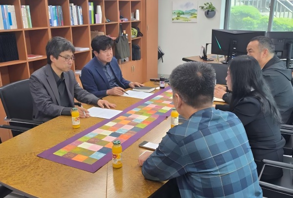 交流照片1(1wz).jpg
